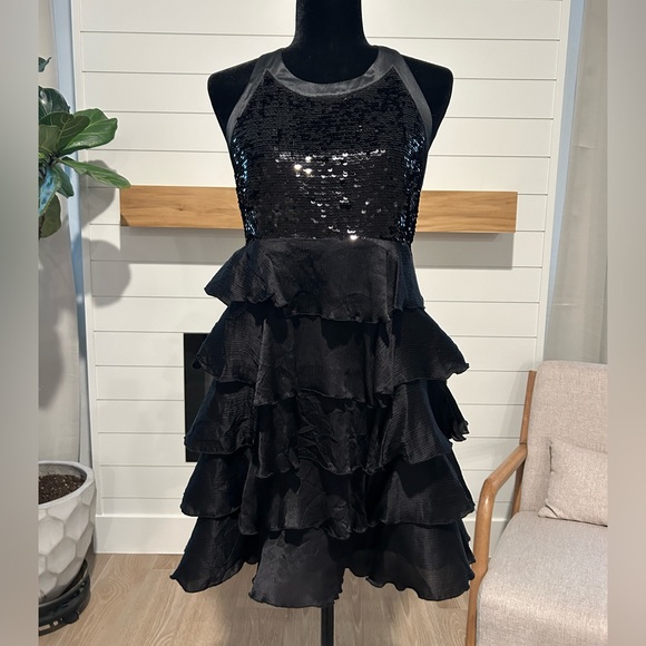 Black Cocktail/Homecoming Dress - Picture 1 of 4